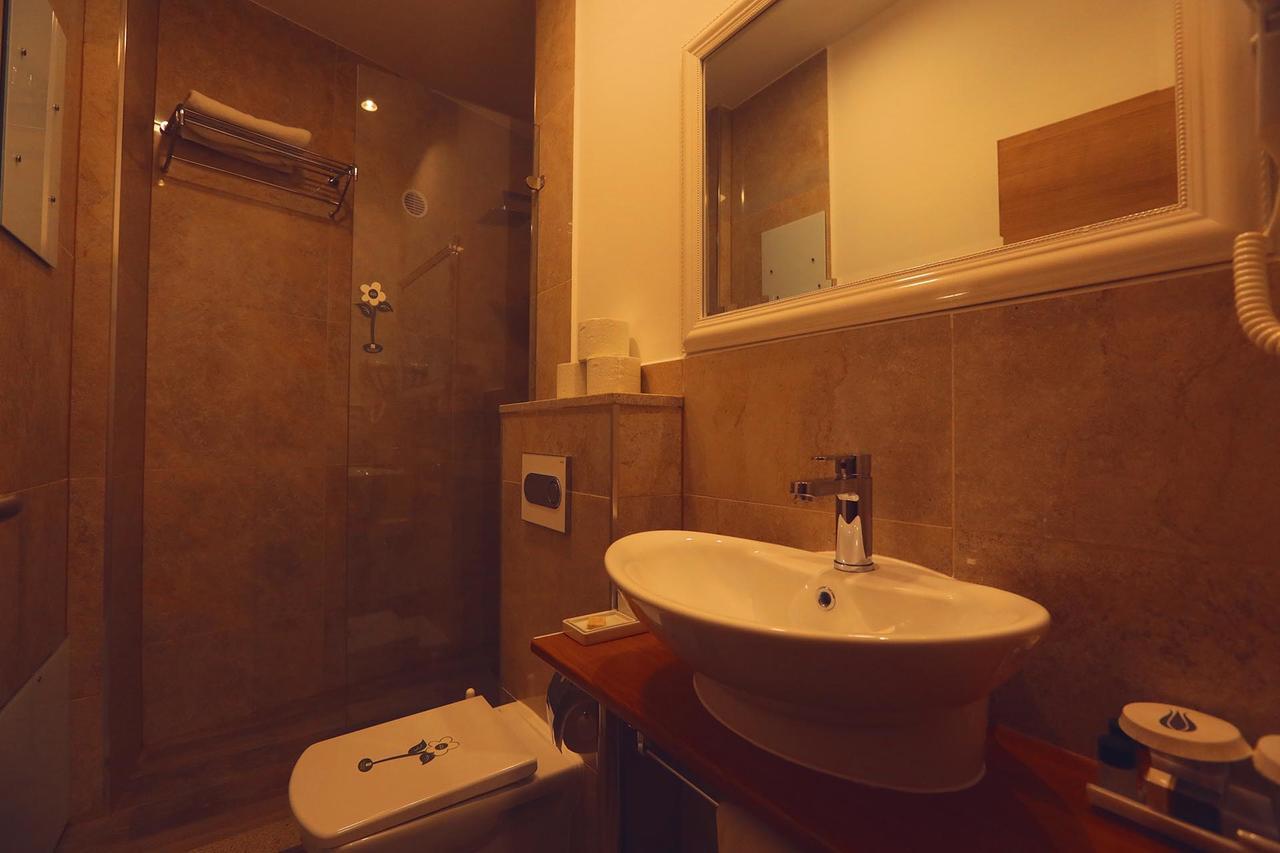 Hotel Pinocchio Приштина Экстерьер фото